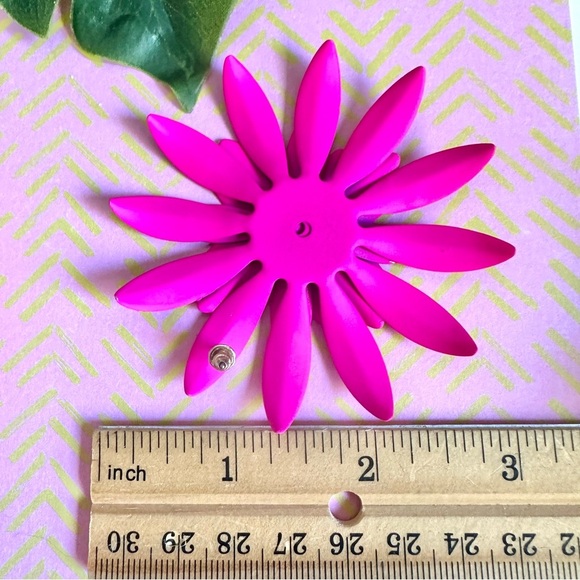 2/$30🌵 Pink Daisy Flower Metal Earrings Zara Statement Jumbo Garden Jewelry NEW - Picture 11 of 12